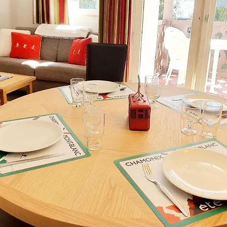 La Riviere Vue Mont Blanc